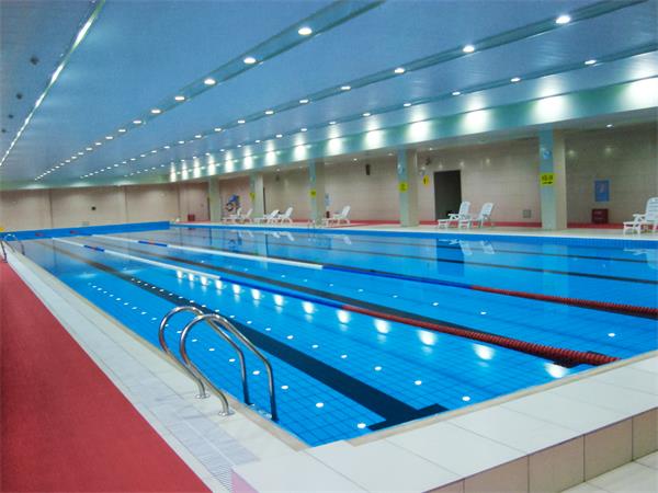 室內(nèi)游泳館水溫及場(chǎng)館濕度怎么控制好？